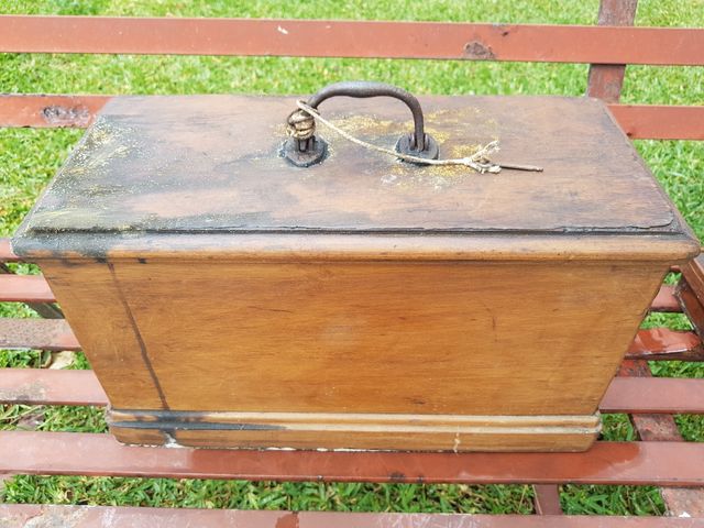 Maquina de coser Antigua