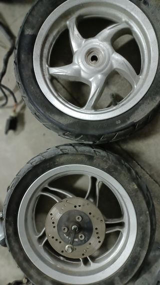 ruedas ciclomotor Hyusong SF50