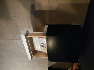 mesita noche Kibuk negra y blanca lacada