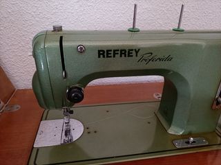 maquina de coser, marca Refrey, clásica,Años 60-70