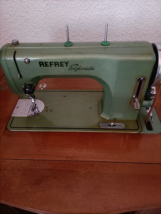 maquina de coser, marca Refrey, clásica,Años 60-70