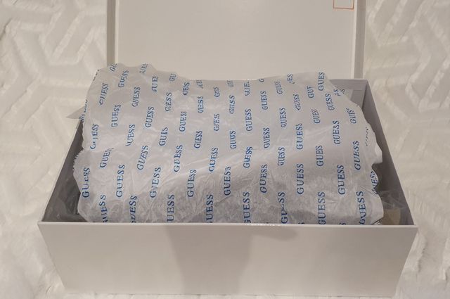 GUESS- zapato tacon azul piel salón 37