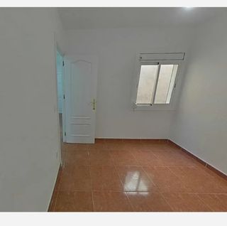 Habitación en alquiler,sin ascensor, corta distanc