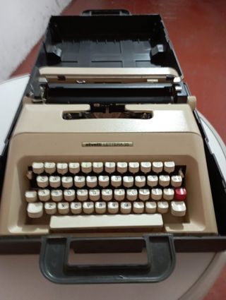 máquina de escribir Olivetti Lettera 35