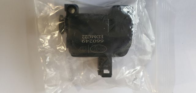 Servomotor cierre porton trasero golf IV