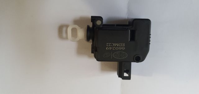 Servomotor cierre porton trasero golf IV