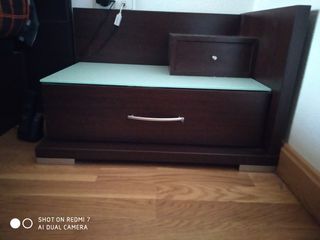 dos mesitas de dormitorio