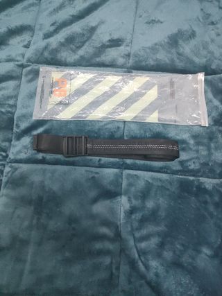 Cinturón off-white