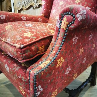 antiguo sillón. orejero.