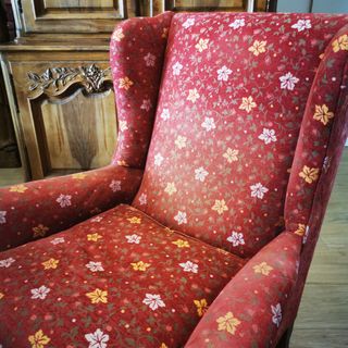 antiguo sillón. orejero.