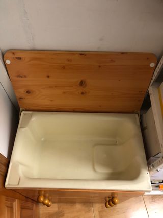 Cajonera con bañera