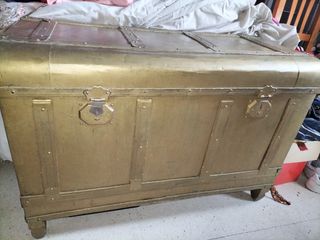 Cambio baúl antiguo,1.00metro de largo x51de ancho