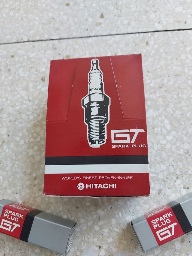 Lote 12 bujías Hitachi L45-PW