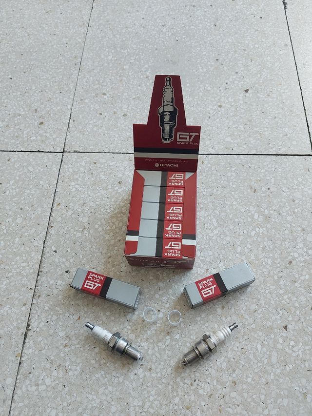 Lote 12 bujías Hitachi L45-PW