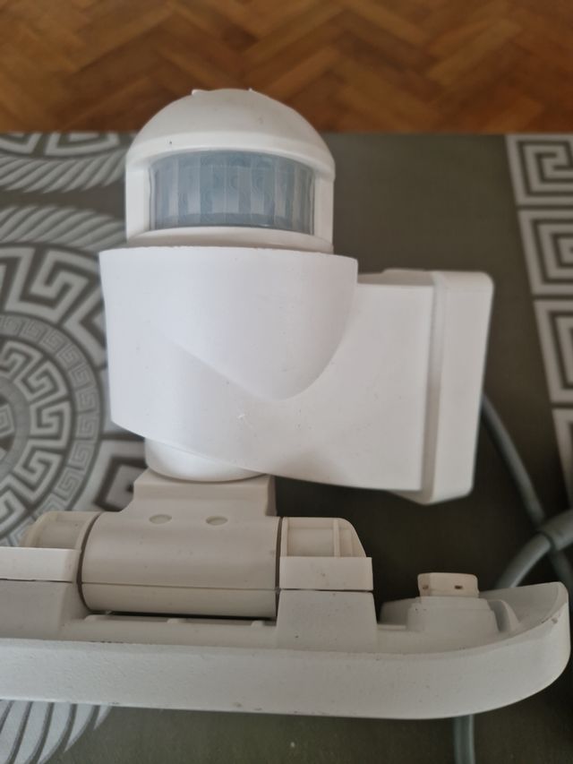 foco con sensor de movimiento (4 FOTOS)