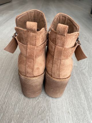 Botin marrón T.40
