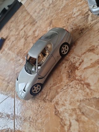 auto giocattolo in scala