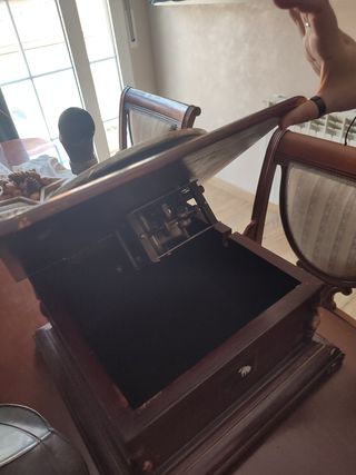 Tocadiscos antiguo His master's voice