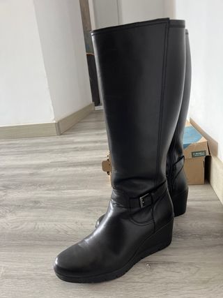 Botas negras altas