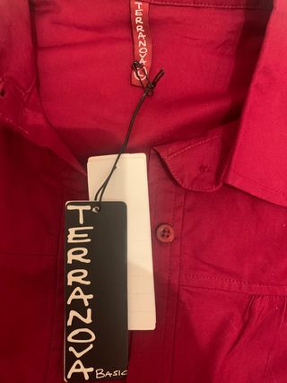 Camisa roja de Terranova sin estrenar