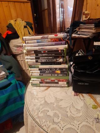 Xbox 360 de 4 gb +Kinect+2 mandos + 17 juegos