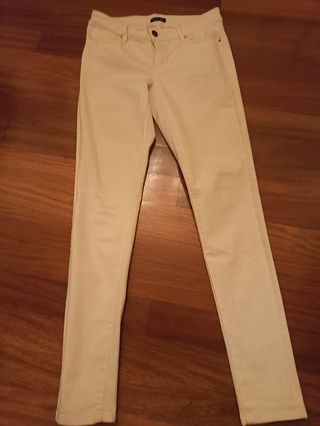 pantalón blanco