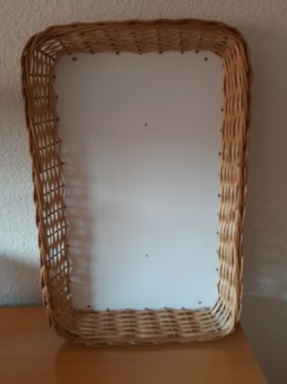 Bandeja de mimbre