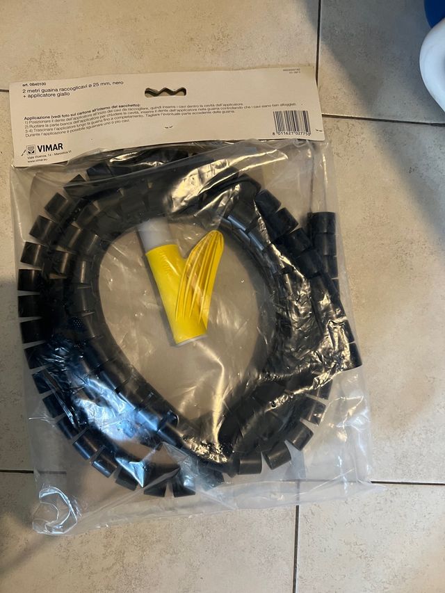 Guaina raccoglicavi con applicatore Vimar