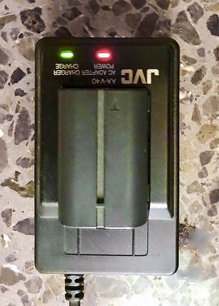 Cámara video Mini DV      JVC GR-DV 2000