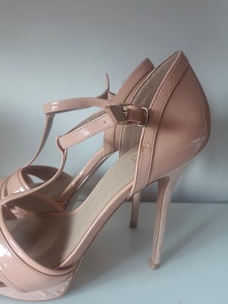 zapato de tacón de Zara