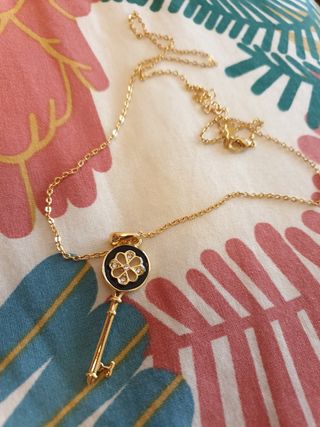 collar con llave chapado en oro