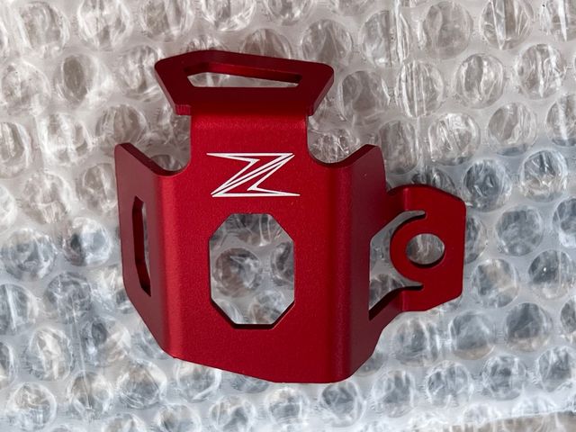 Protector vaso líquido de freno trasero z900