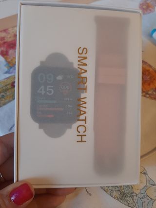 Nuovo Smartwatch Donna Rosa. Con chiamata bluetoot