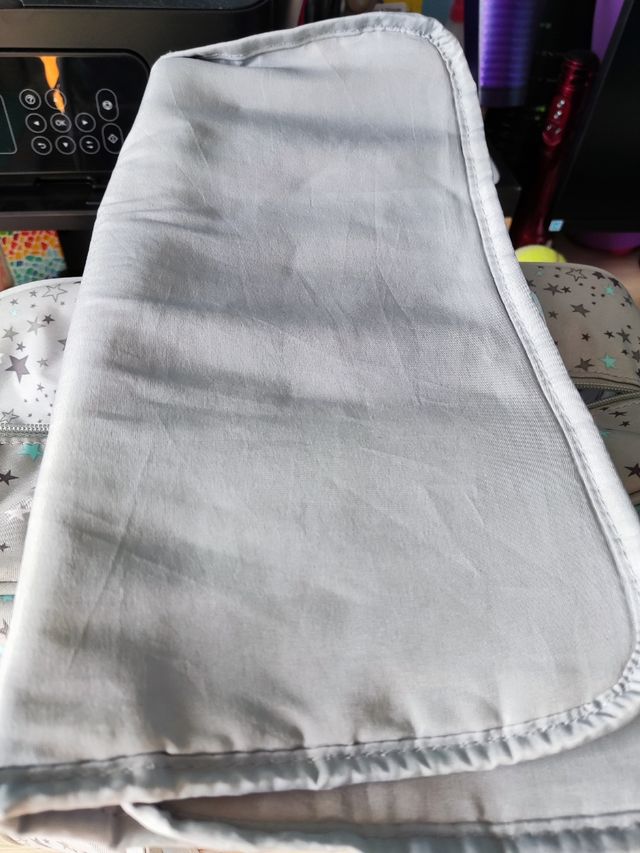 Bolso para carro gris y estrellitas marca tuc tuc