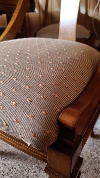 Mesa y juego de sillas