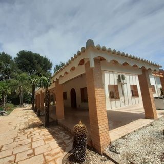 ALBAÑIL DE PRIMERA PARTICULAR