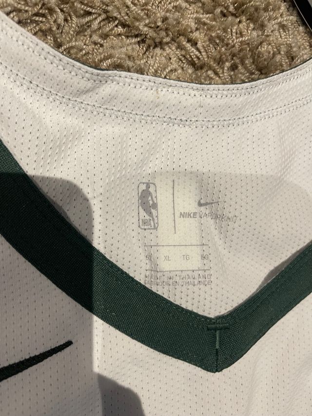 Camiseta Giannis Antetokounmpo firmada