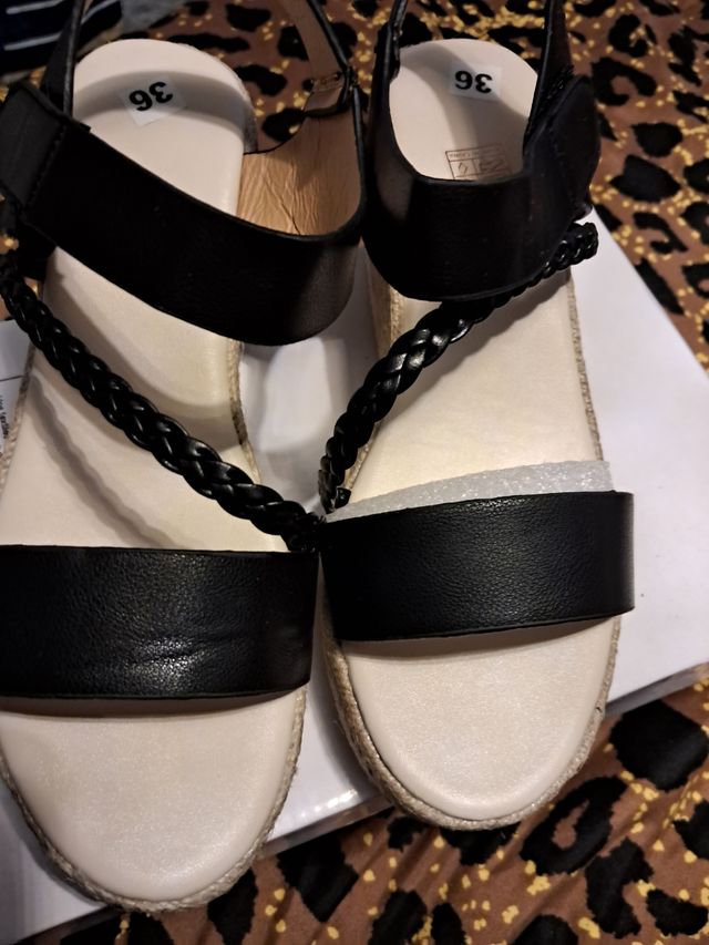 Sandalias nuevas 36