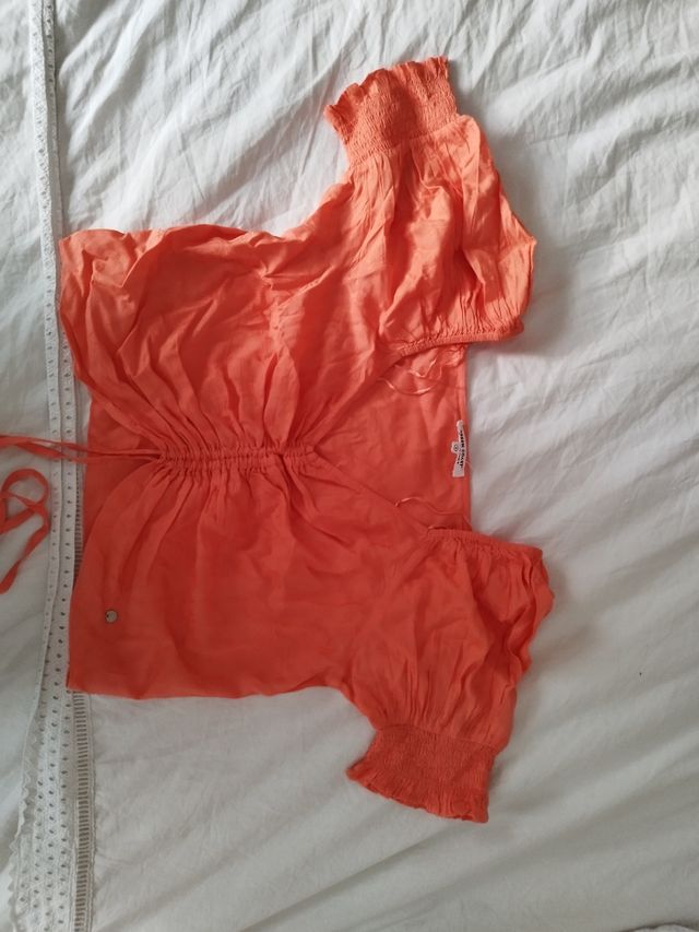 Blusa top coral  talla M