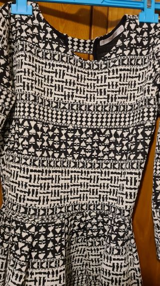 vestido negro y blanco Pull&Bear