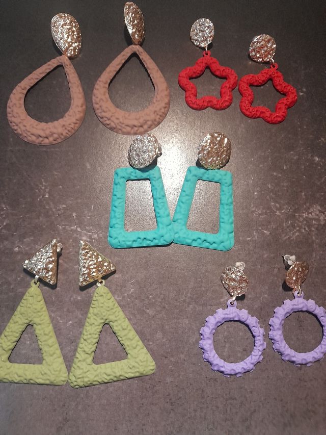 Lote 5 pares de pendientes