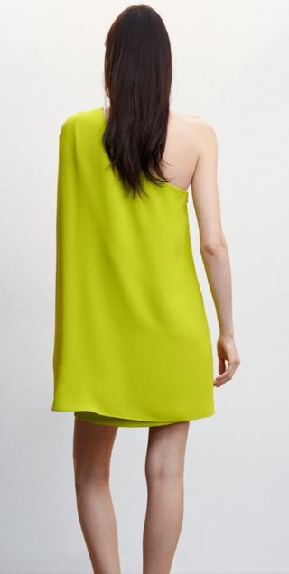 Vestido asimétrico capa