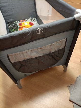 Cuna de viaje nueva, también la trona(aparte)