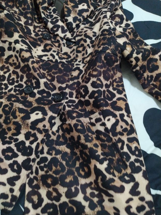 abrigo 3/4leopardo de Fernando Tapia