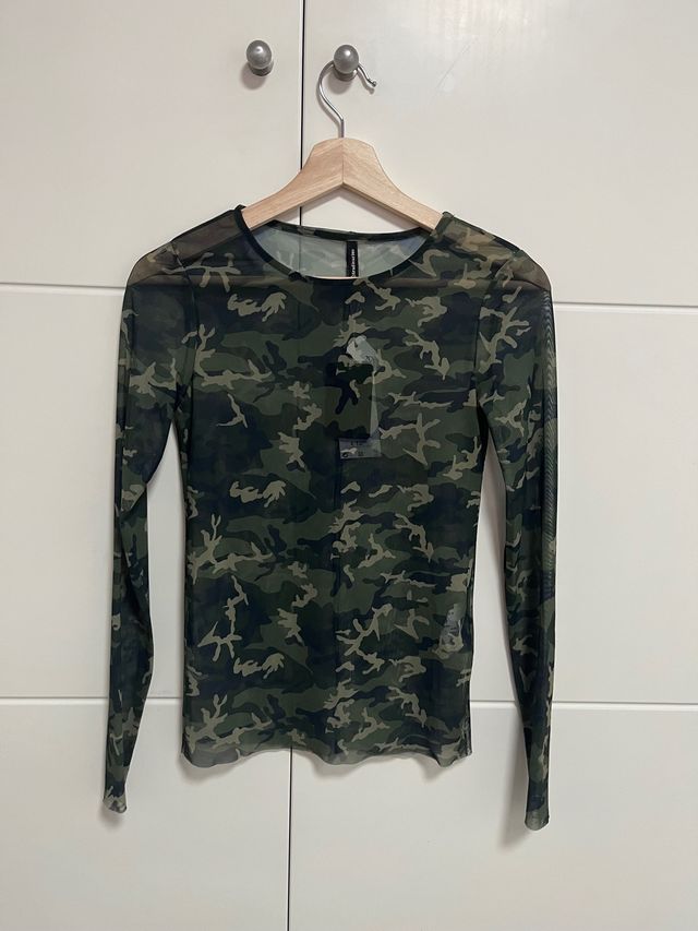 Camiseta transparente militar