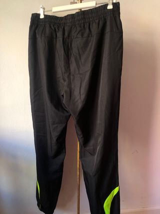 Pantalón Emporio Armani detalles flúor reflectante