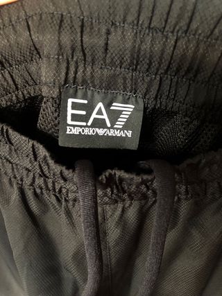 Pantalón Emporio Armani detalles flúor reflectante