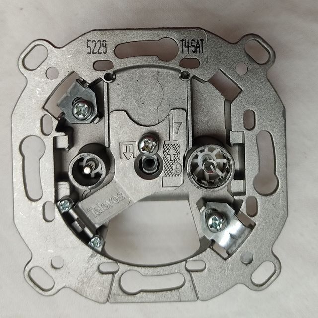 Conexión toma terminal TV/FM-SAT TELEVES #22