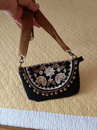 Bolso " Banana Moon". Sin usar 