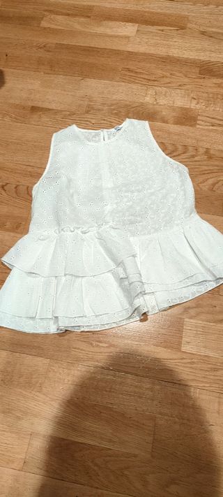 Blusa sin mangas con volantes